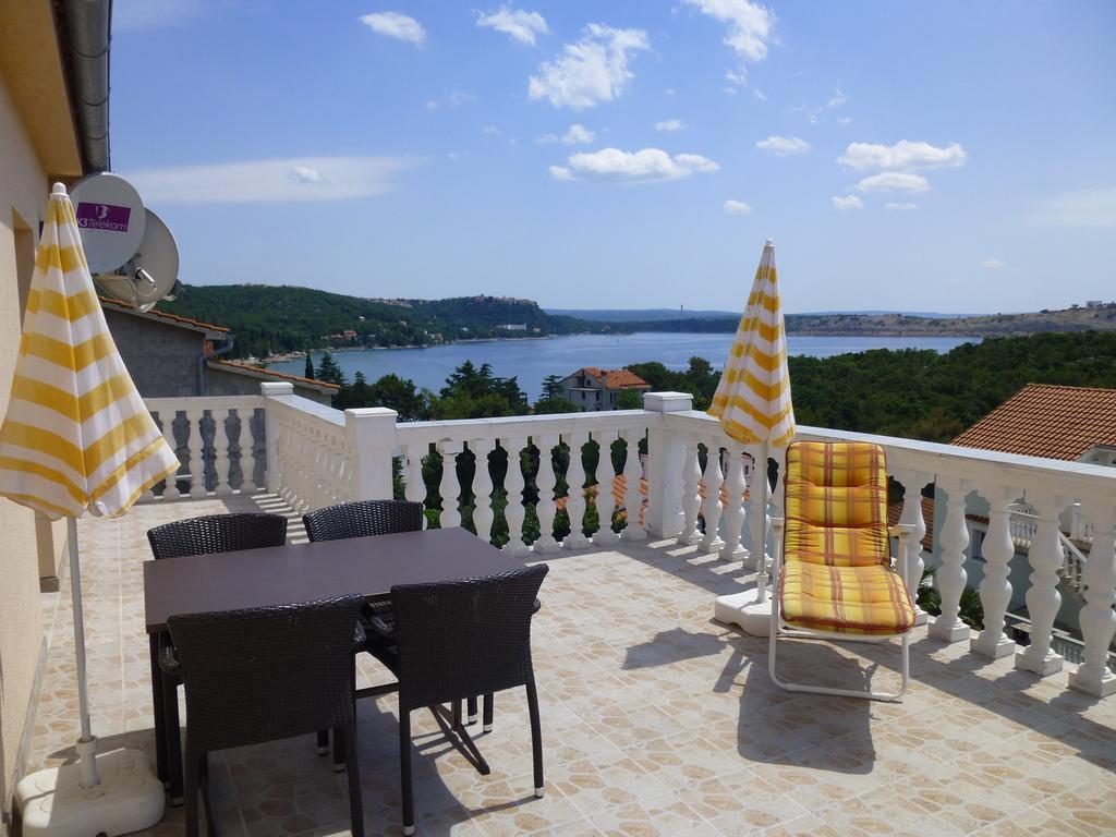 Apartments Villa Rosmarin Omišalj Екстериор снимка