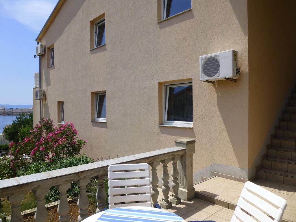 Apartments Villa Rosmarin Omišalj Екстериор снимка