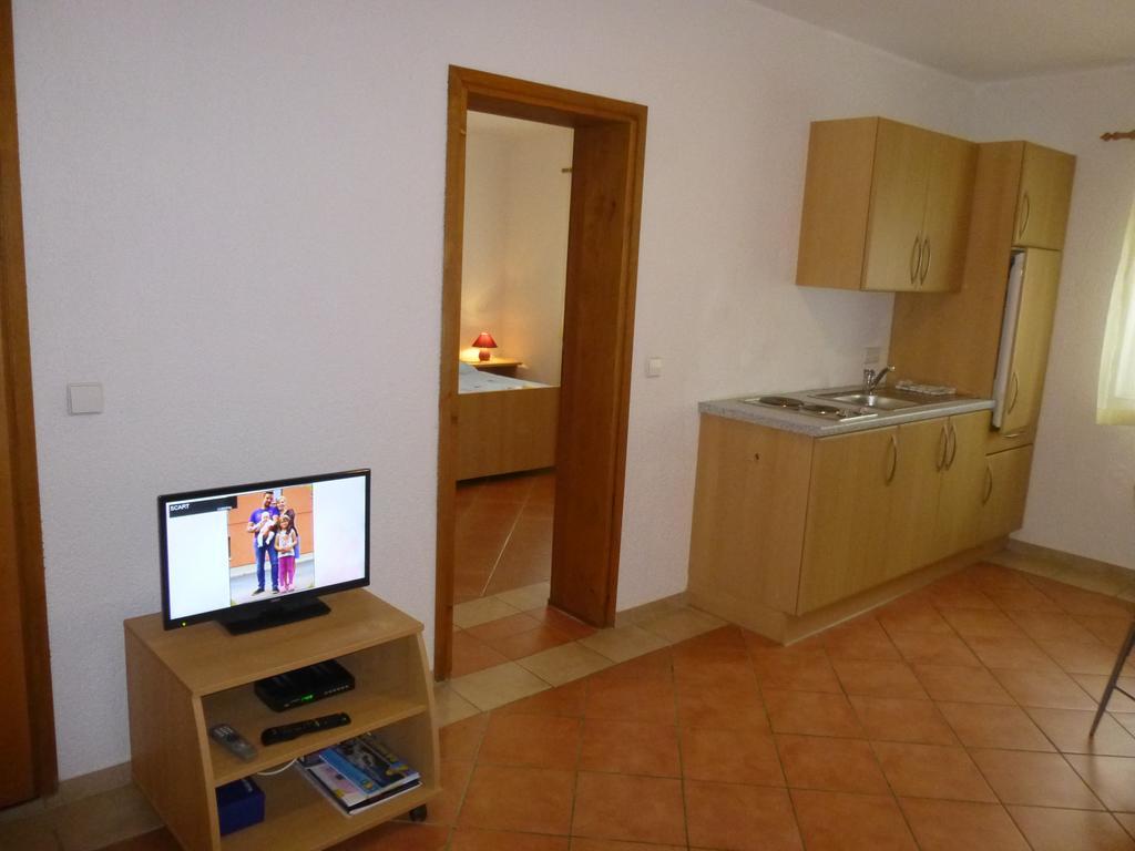 Apartments Villa Rosmarin Omišalj Екстериор снимка