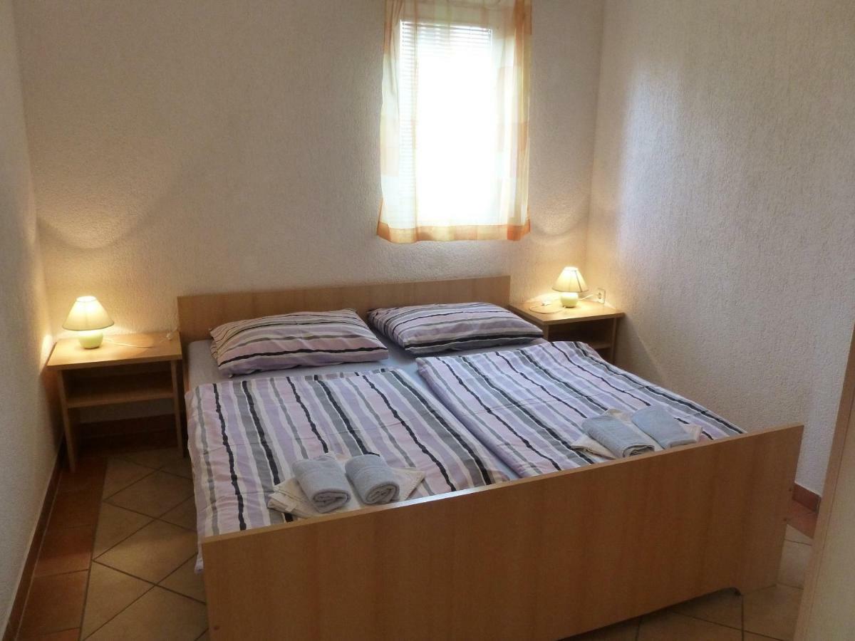 Apartments Villa Rosmarin Omišalj Екстериор снимка