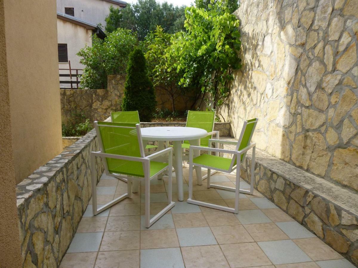 Apartments Villa Rosmarin Omišalj Екстериор снимка